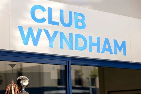 Club Wyndham Sydney, Trademark Collection - Cruises Travel 8