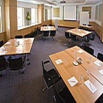 Hyde Park Inn - Cruises Travel 7