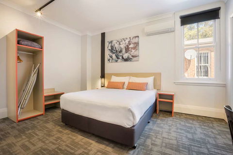 Nightcap At Regents Park Hotel - Tourism Guide 2