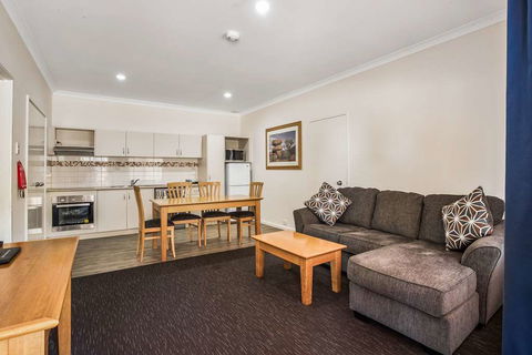 Karratha Central Apartments - Tourism Guide 11