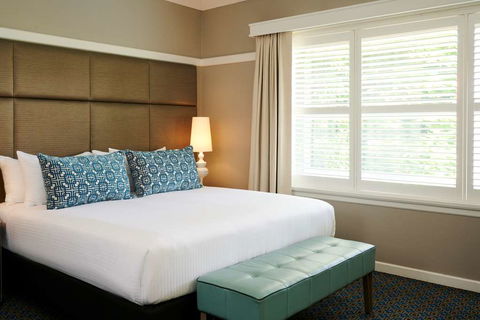 Hotel Kurrajong Canberra - Cruises Travel 8