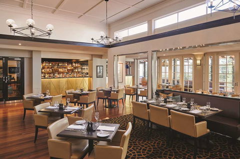Hotel Kurrajong Canberra - Cruises Travel 9