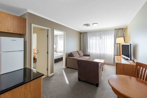 Nesuto Canberra Apartment Hotel - Tourism Guide 11