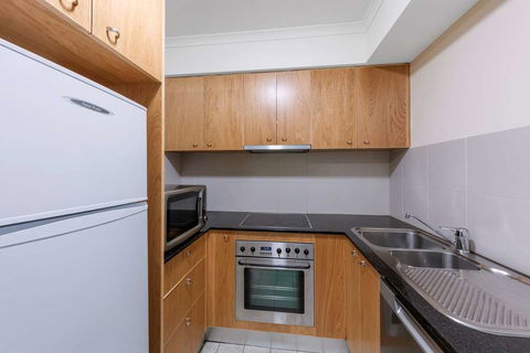Nesuto Canberra Apartment Hotel - Tourism Guide 12