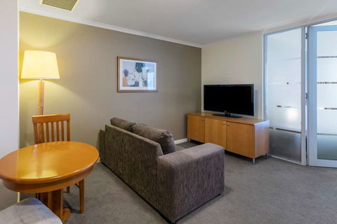 Nesuto Canberra Apartment Hotel - Tourism Guide 13