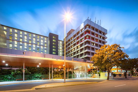 H On Smith Hotel - Cruises Travel 0