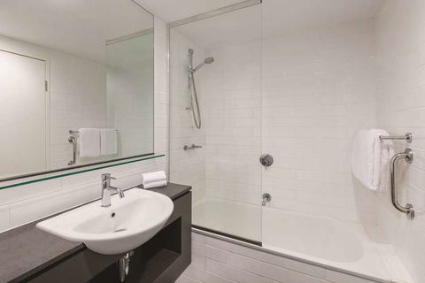 Vibe Hotel Darwin Waterfront - Cruises Travel 5