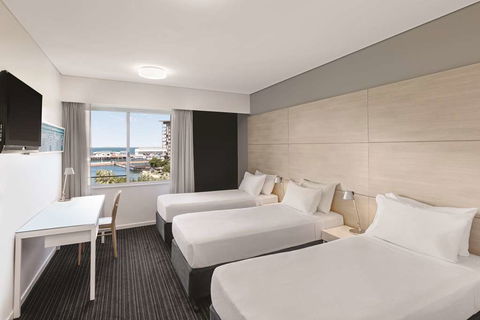 Vibe Hotel Darwin Waterfront - Cruises Travel 6