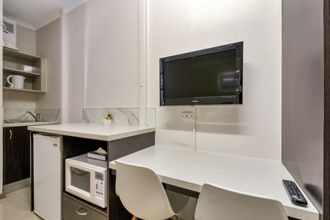 Vitina Studio Motel - Cruises Travel 12