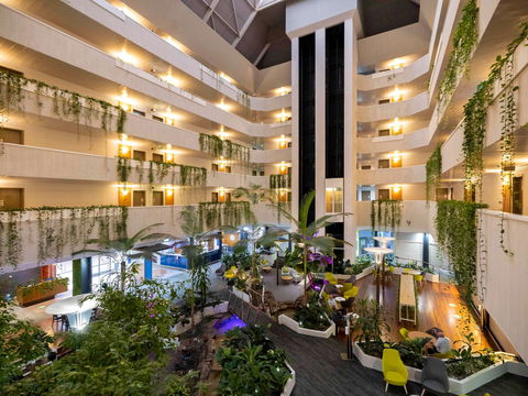 Novotel Darwin Atrium - Cruises Travel 2