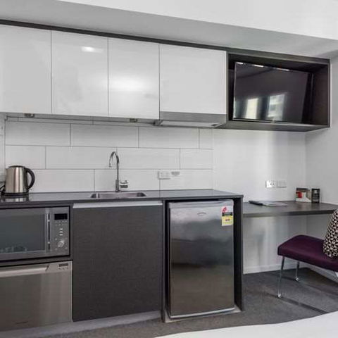 H On Mitchell Apartment Hotel - Cruises Travel 1