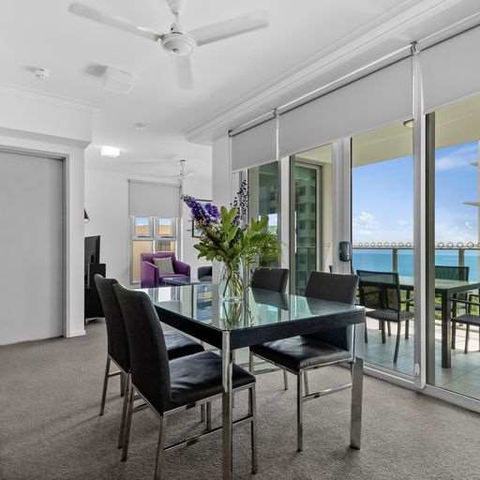 H On Mitchell Apartment Hotel - Cruises Travel 9
