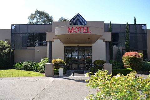 Dingley International Hotel - Travel Agents 0