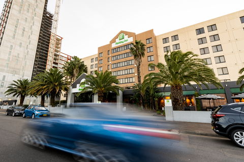 Holiday Inn Parramatta - Cruises Travel 1