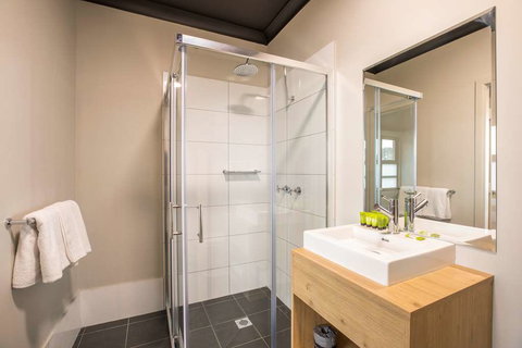 Nightcap at Chester Hill Hotel - Travel Agents 0