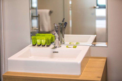 Nightcap at Chester Hill Hotel - Travel Agents 1