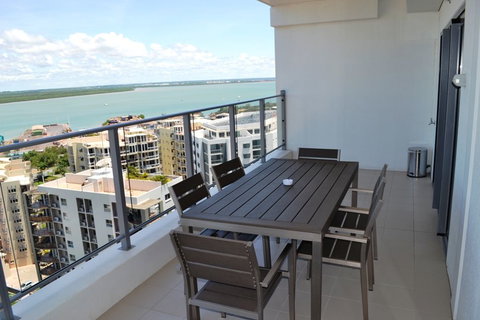 Signatures on Woods - Travel Agents 2