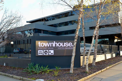 Townhouse Hotel, Wagga - Travel Agents 0