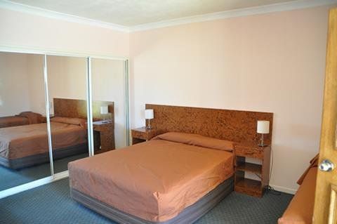 Townview Motel - Tourism Guide 1