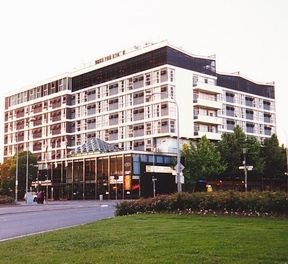 Hotel Adelaide International - Cruises Travel 0