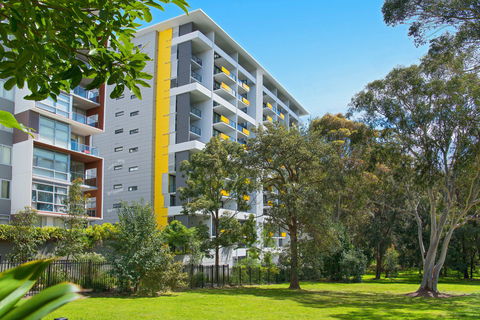 Astra Apartments MacQuarie Park - Tourism Guide 0