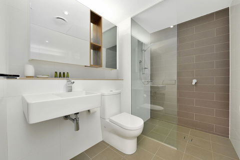 Astra Apartments MacQuarie Park - Tourism Guide 1