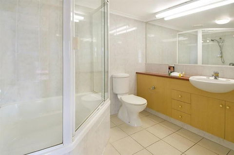 Springwood Tower Apartment Hotel - Cruises Travel 2