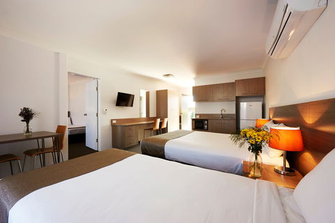 Adelong Motel - Tourism Guide 2