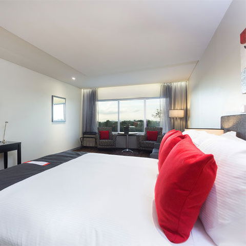 The Calamvale Hotel - Cruises Travel 1