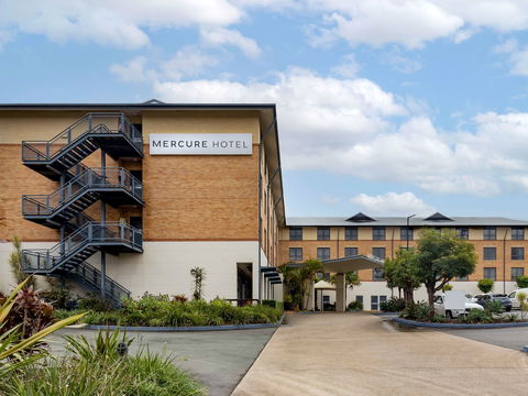 Mercure Brisbane Garden City - Cruises Travel 0