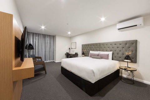Avenue Hotel Canberra - Tourism Guide 2