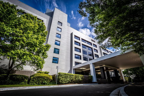 Crowne Plaza Canberra - Travel Agents 1