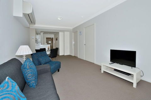 Dolphin Quay Apartment Hotel - Cruises Travel 2