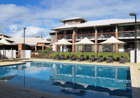 Margarets In Town Apartments - Cruises Travel 0