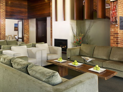 Margarets In Town Apartments - Cruises Travel 2
