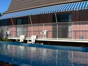 Blue Shades Motel - Travel Agents 2