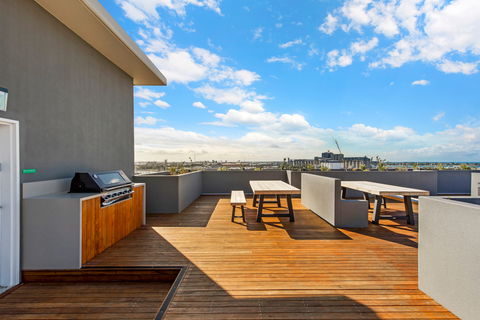 Astra Apartments Newcastle - Tourism Guide 0
