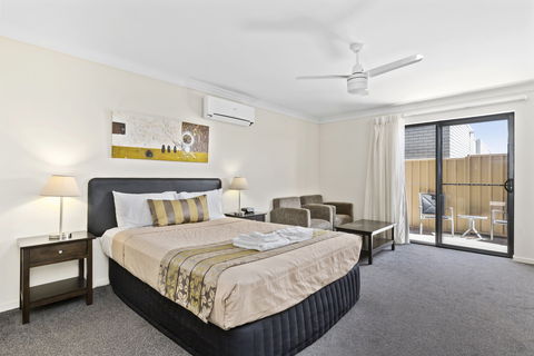Blackwater Central Motel - Cruises Travel 1