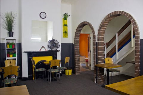 Adelaide Travellers Inn - Tourism Guide 0