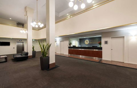 Comfort Hotel Adelaide Meridien - Cruises Travel 2