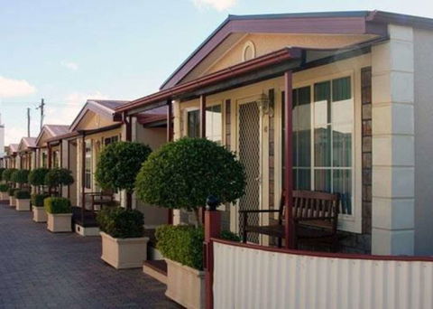 Comfort Inn Crystal - Cruises Travel 1