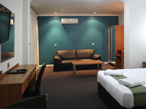 Ibis Styles Broken Hill - Cruises Travel 0