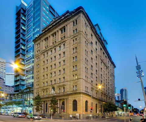 MacArthur Chambers - Tourism Guide 0