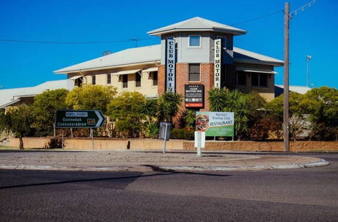 MAS Country Club Motor Inn - Tourism Guide 0
