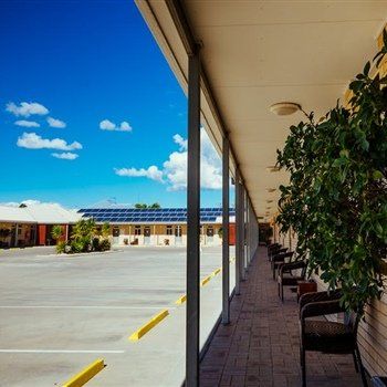 MAS Country Club Motor Inn - Tourism Guide 2