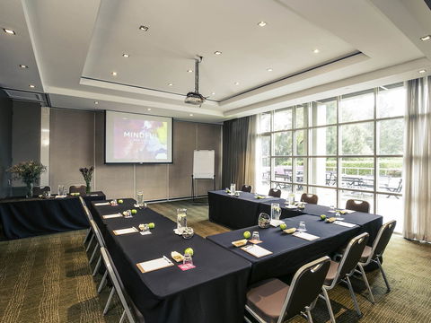 Mercure Hotel Parramatta - Cruises Travel 8