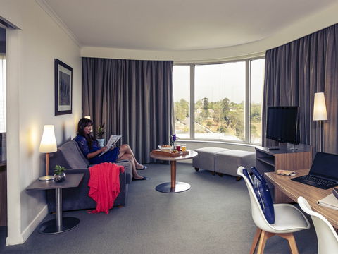 Mercure Hotel Parramatta - Cruises Travel 17