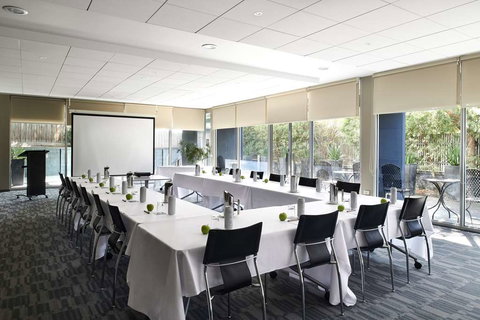 Punthill Knox - Travel Agents 7