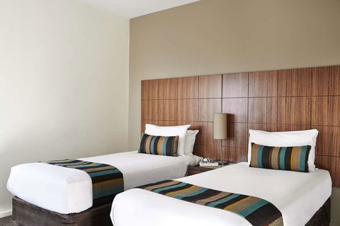 Punthill Knox - Travel Agents 15