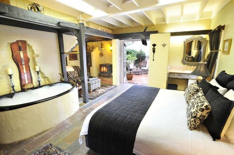 Adeline Bed & Breakfast - Tourism Guide 10